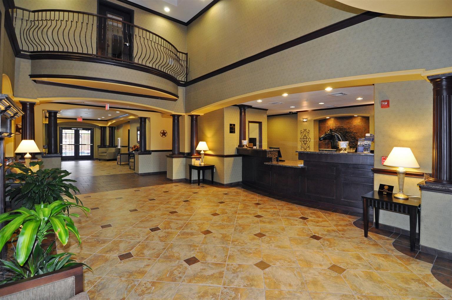 Best Western Plus Royal Mountain Inn & Suites Атенс Екстериор снимка